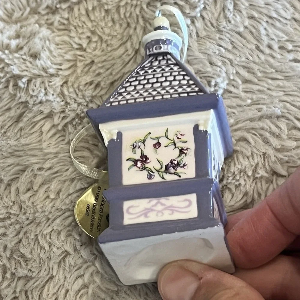 1999 Heirloom Poreclain Harmony Hearth Birdhouse Ornament Bradford‎ Exchange